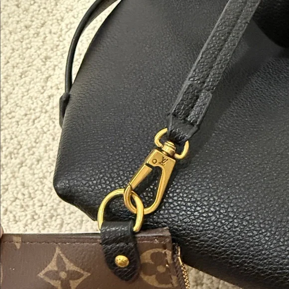 Black low key hobo LV - Picture 12 of 16